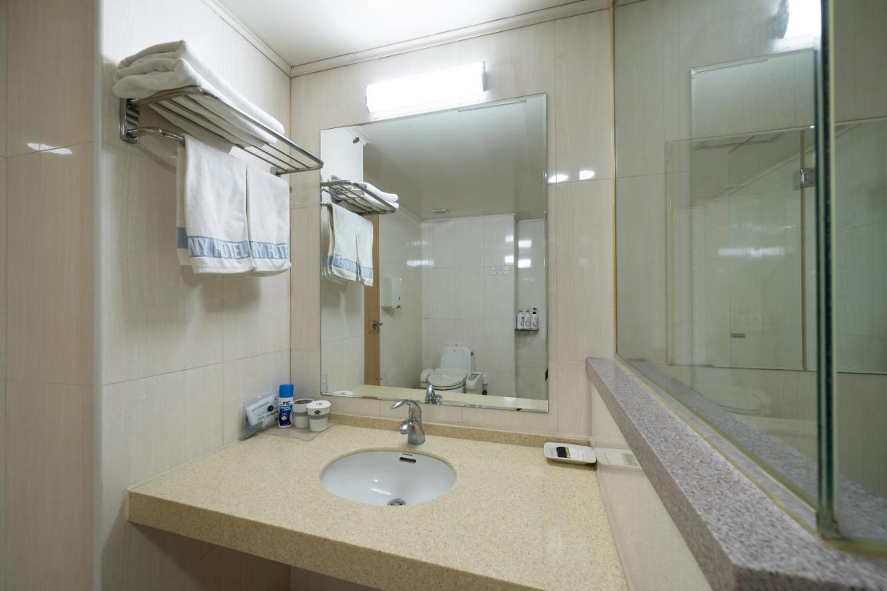 Symphony Hotel Σουγόν Εξωτερικό φωτογραφία