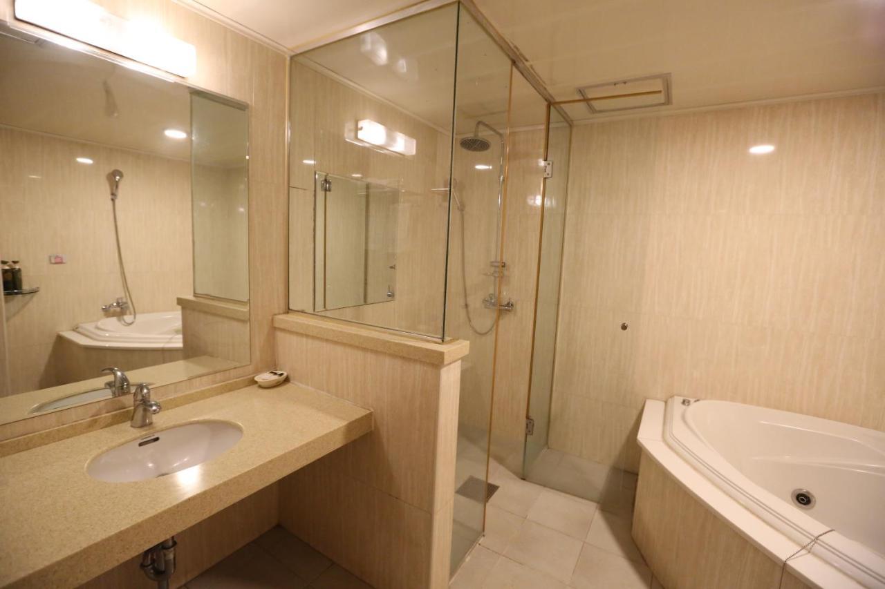Symphony Hotel Σουγόν Εξωτερικό φωτογραφία