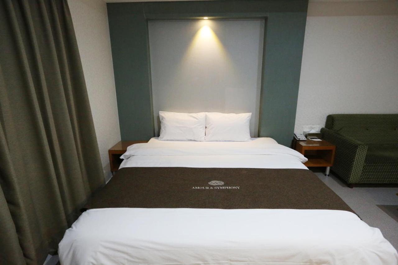Symphony Hotel Σουγόν Εξωτερικό φωτογραφία