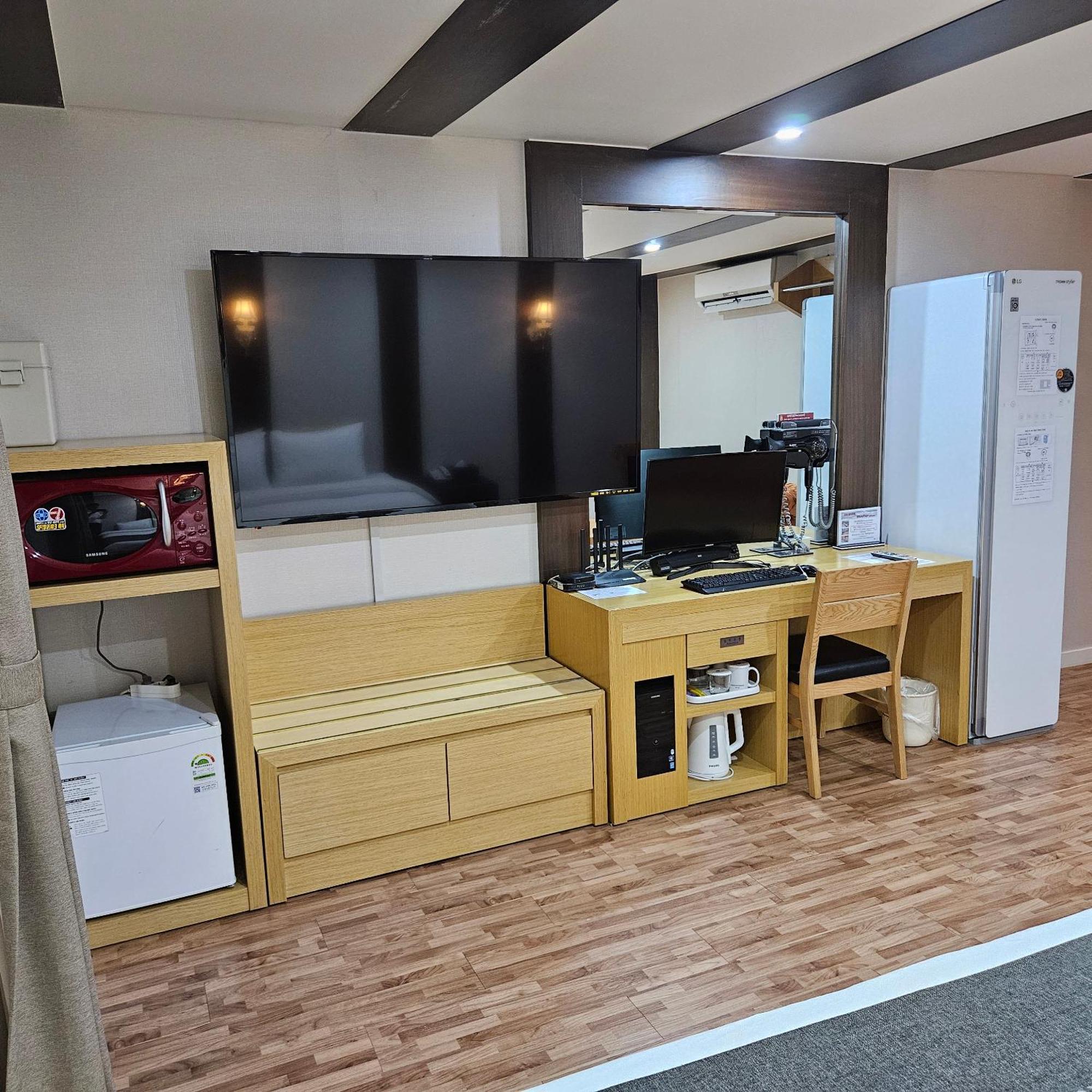 Symphony Hotel Σουγόν Εξωτερικό φωτογραφία