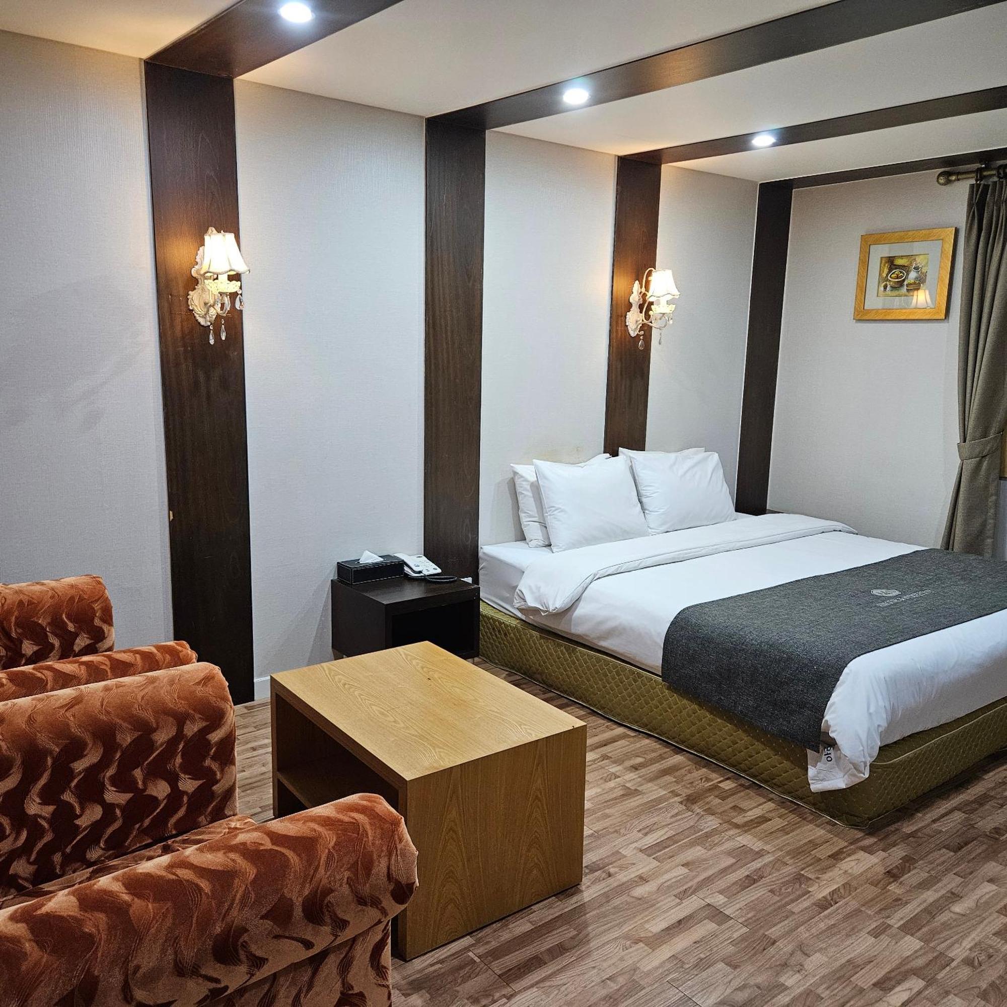 Symphony Hotel Σουγόν Εξωτερικό φωτογραφία