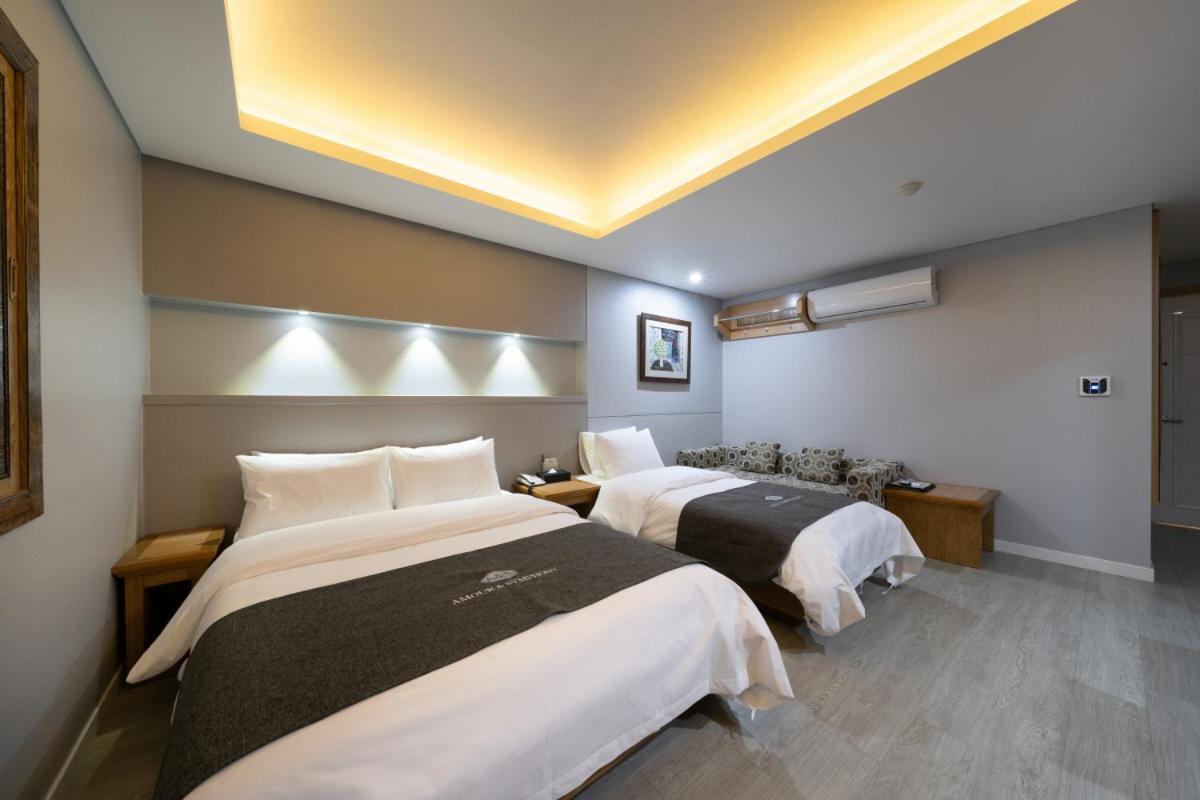 Symphony Hotel Σουγόν Εξωτερικό φωτογραφία
