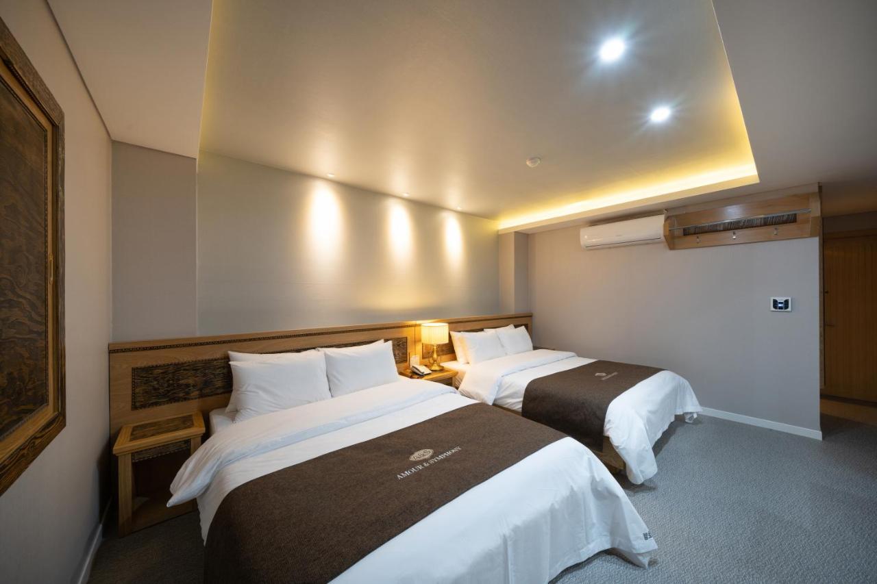 Symphony Hotel Σουγόν Εξωτερικό φωτογραφία