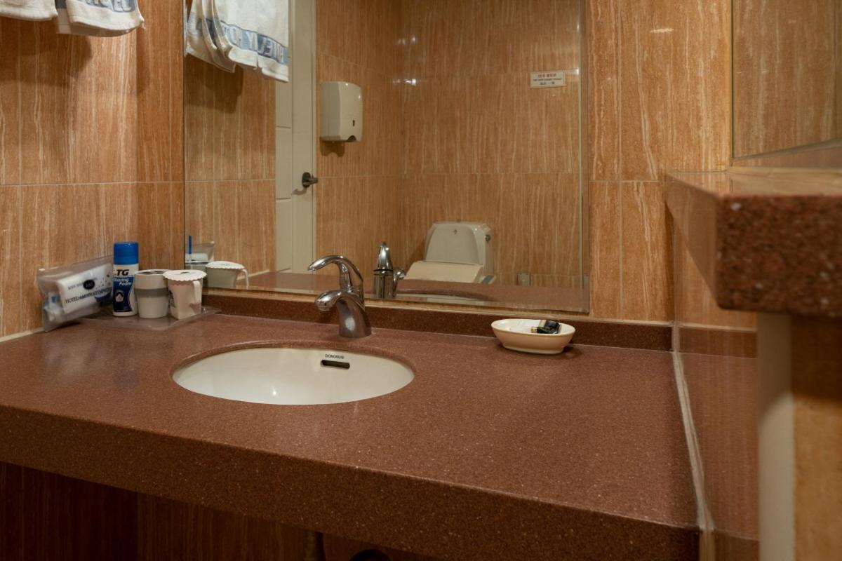 Symphony Hotel Σουγόν Εξωτερικό φωτογραφία